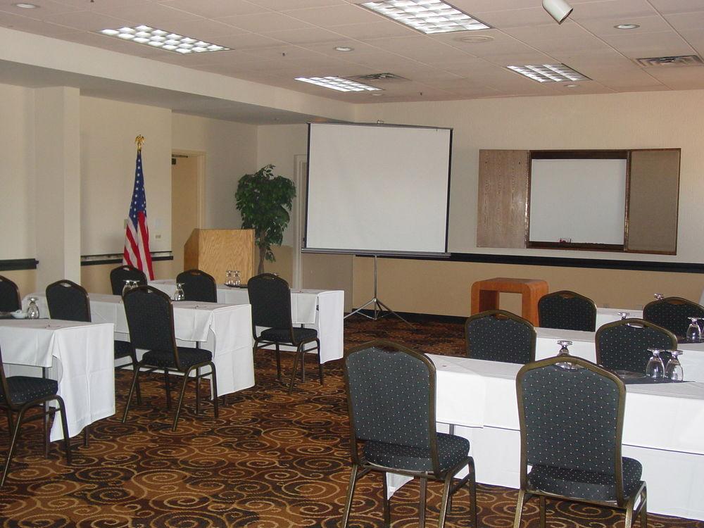 Clarion Hotel & Conference Center Colorado Springs Exterior photo