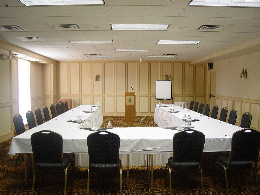 Clarion Hotel & Conference Center Colorado Springs Exterior photo