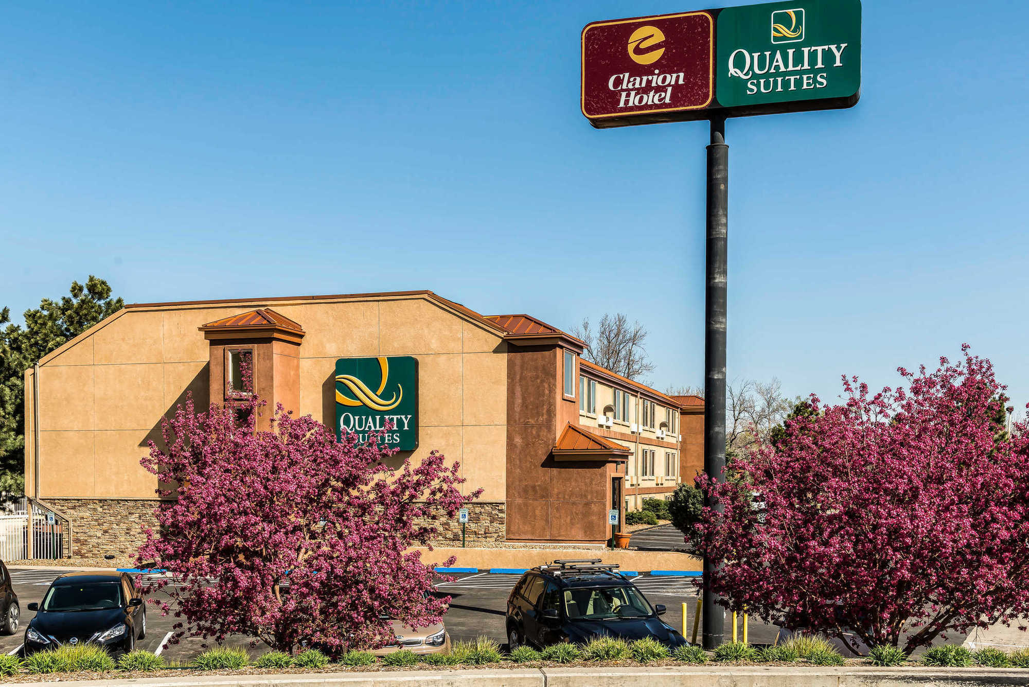 Clarion Hotel & Conference Center Colorado Springs Exterior photo