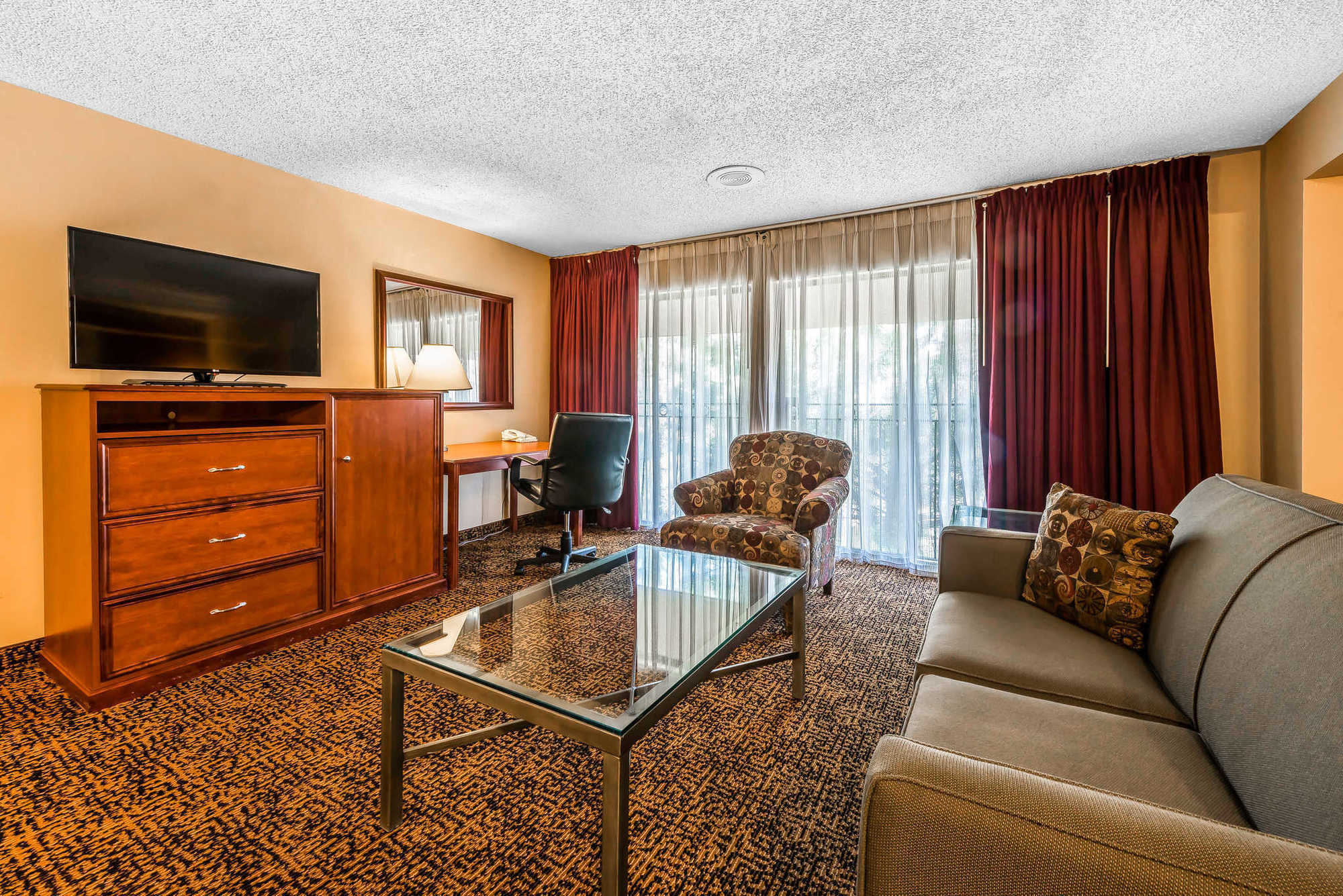 Clarion Hotel & Conference Center Colorado Springs Room photo